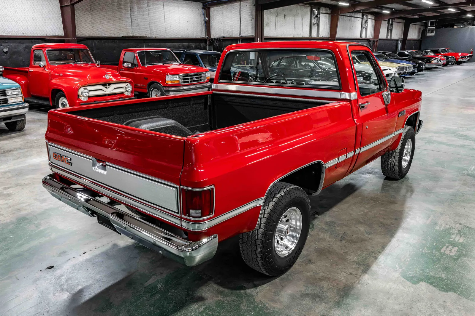1985-GMC-K10-Apple Red-504244-37.jpg
